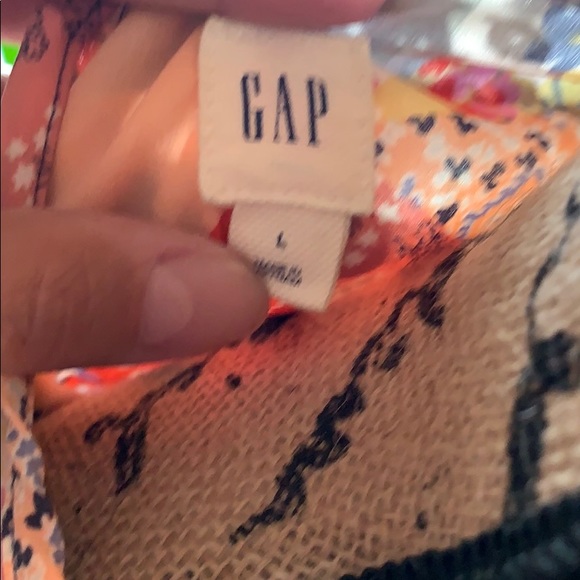 GAP Shirt. Size L. EUC. - Picture 5 of 7